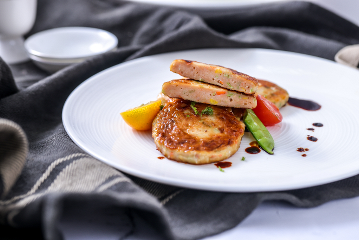 河南冷鏈鎖鮮三文魚蔬菜餅家庭裝 服務(wù)至上 申和食品供應(yīng);