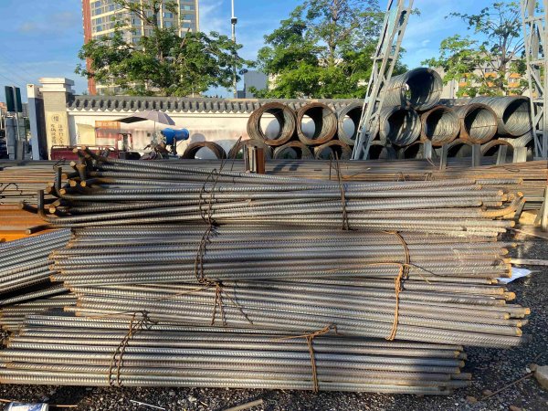 300 + 建筑企業(yè)的選擇！泓地鋼材值得信賴