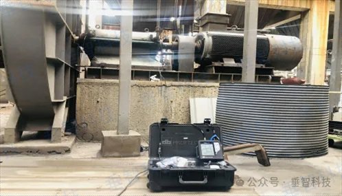 垂直科技振動(dòng)分析儀解決排氣風(fēng)機(jī)現(xiàn)場平衡問題