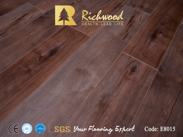 常州現(xiàn)代化強化地板怎么樣 歡迎來電 常州市潤林裝飾材料供應