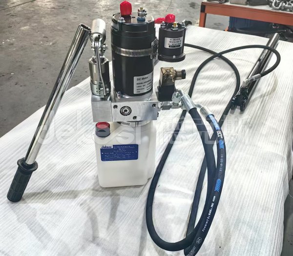 精美液壓動(dòng)力單元