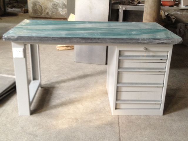 安徽車間工作臺(tái)訂制價(jià)格 南京宏佳金屬制品供應(yīng)