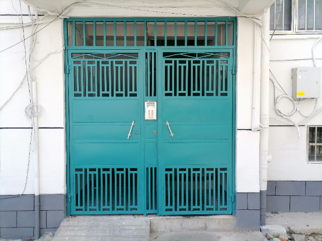 商鋪單元門工廠直銷 貼心服務(wù) 上海焰明門窗科技供應(yīng)