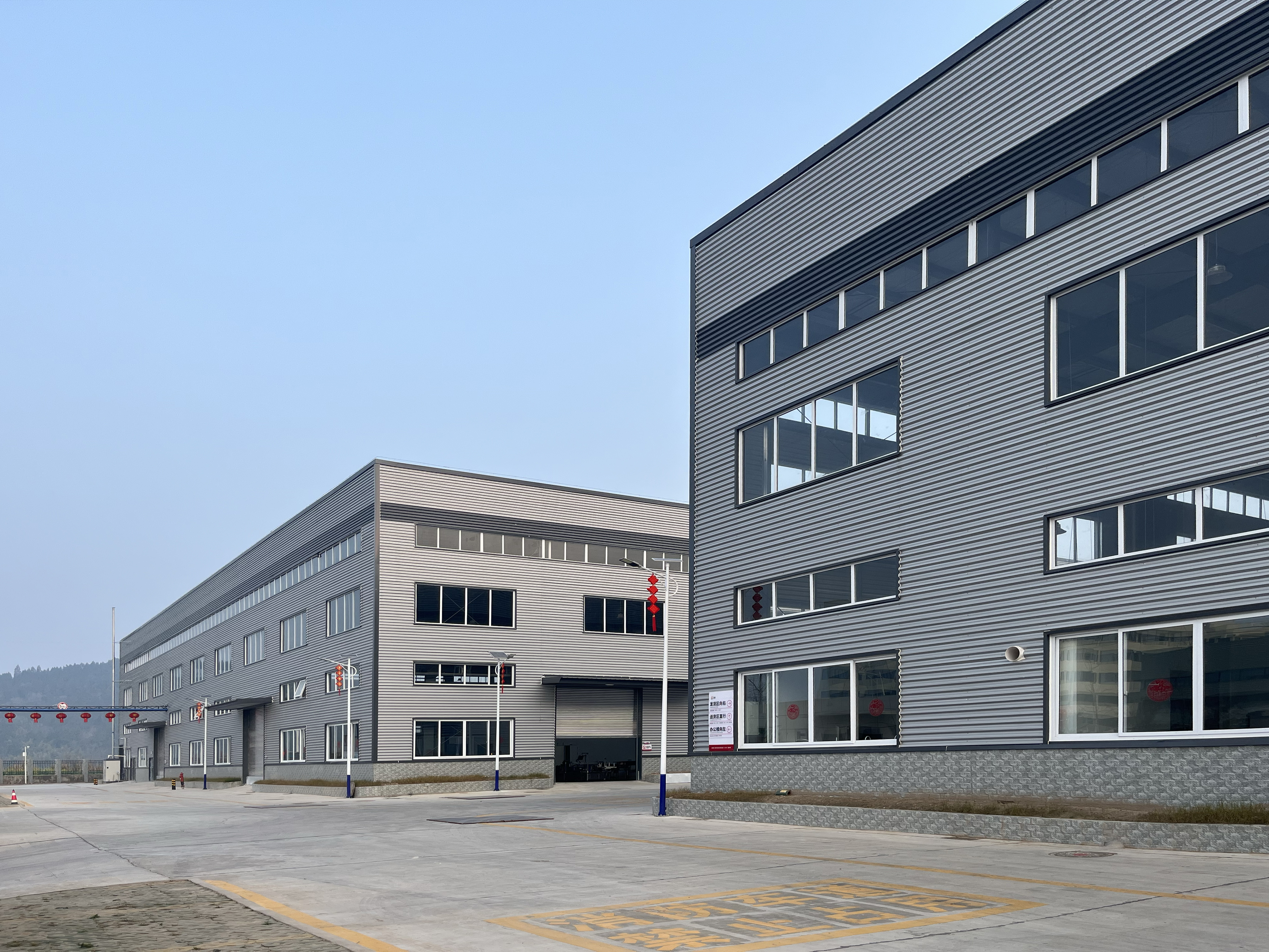 火锅店底料供应链破局：标准化生产与柔性定制双轮驱动