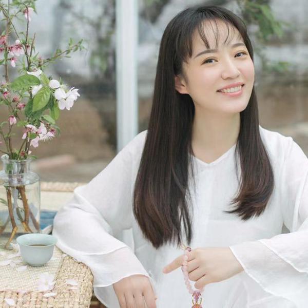 梁芯萌老師企業管理培訓講師簡介-高級自然療法師-百慧豐-企培網