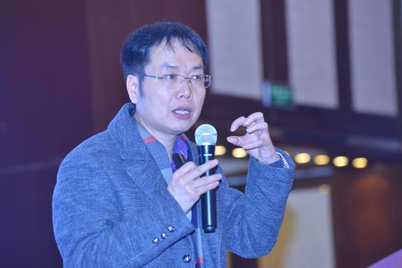 王傳寶教授企業管理培訓講師簡介-宏觀經濟研究專家-百慧豐-企培網