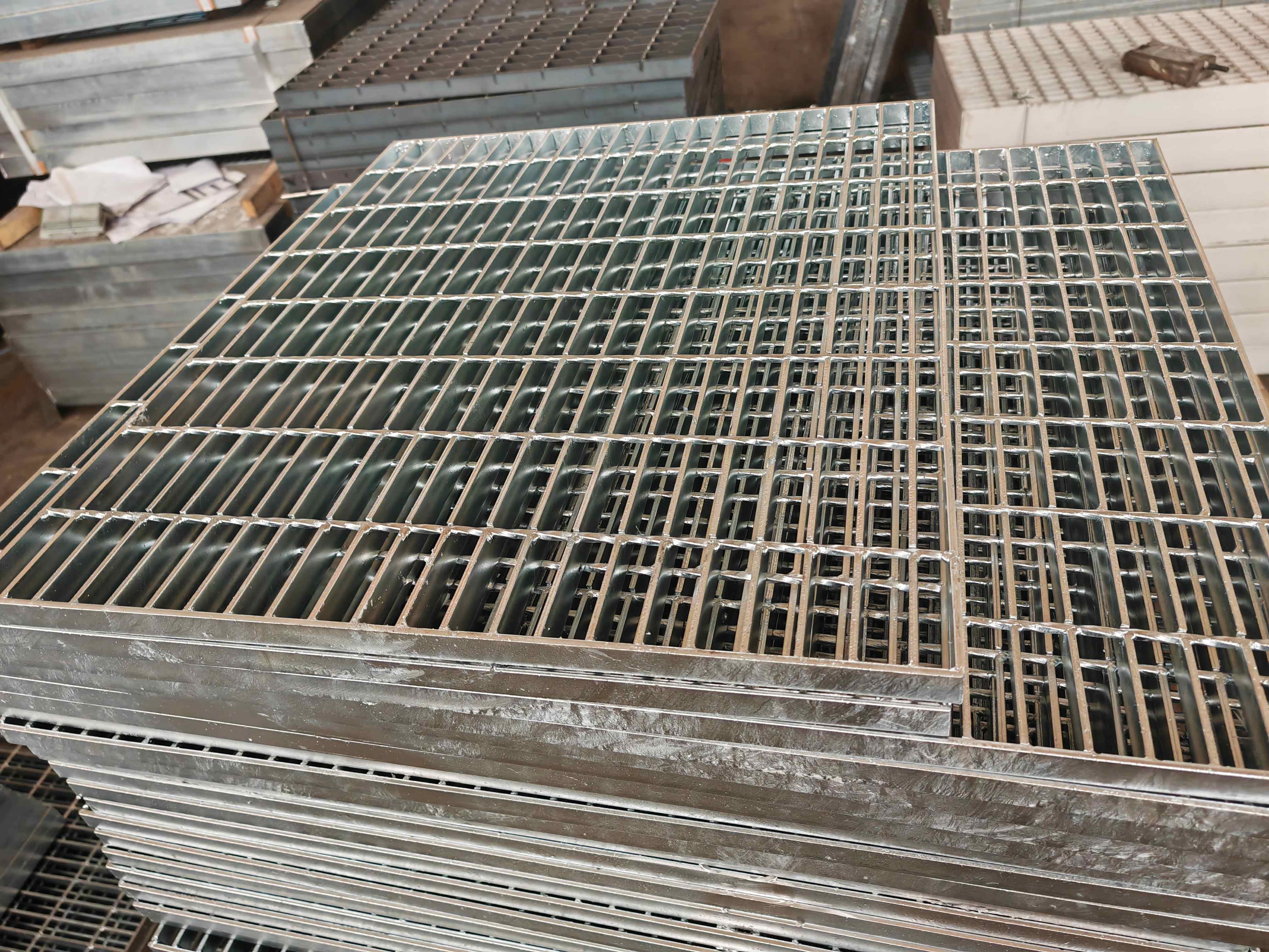 哈爾濱鍋爐廠-塞浦路斯項目鋼格板