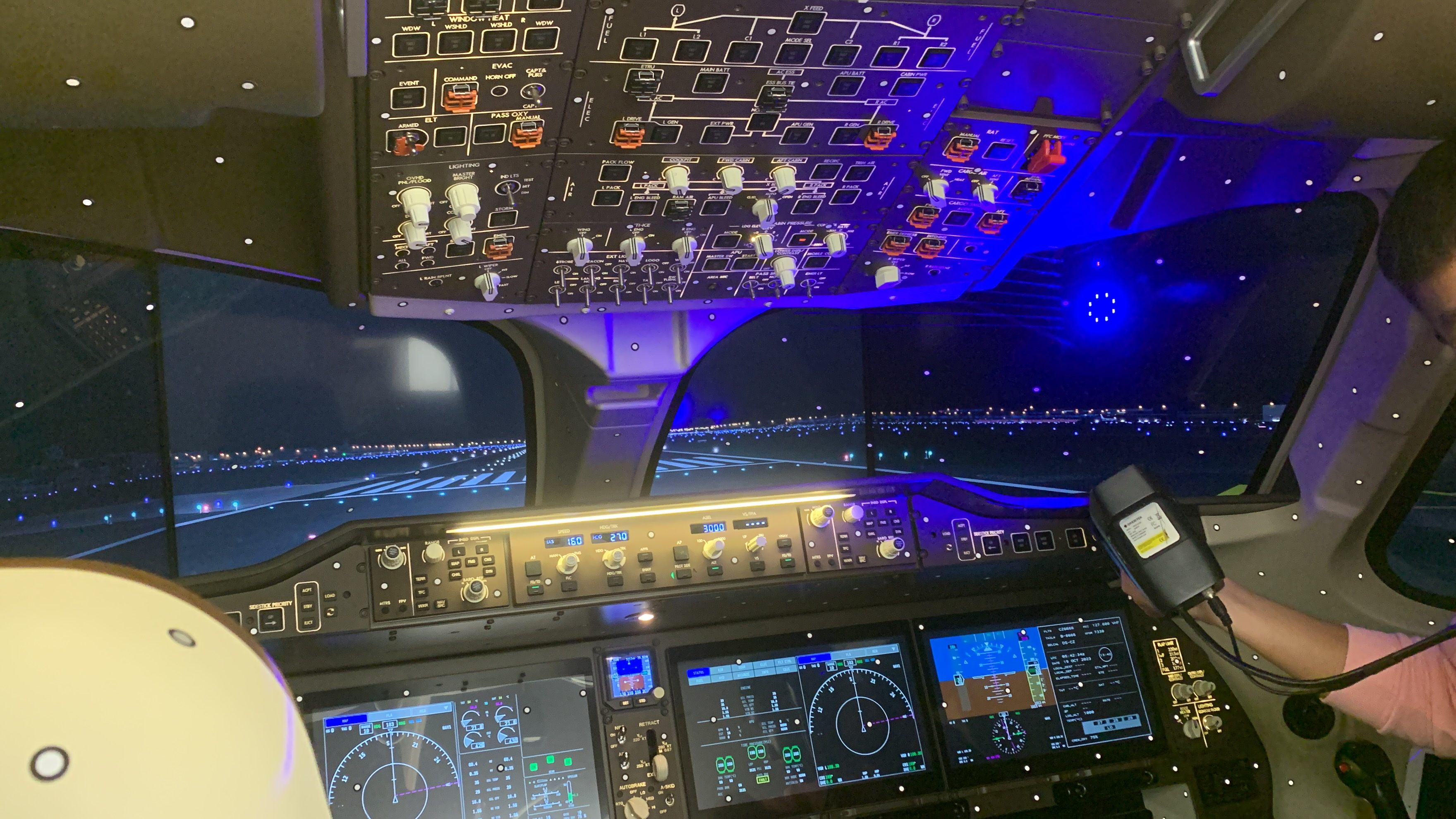 C919駕駛艙模型制作，3D掃描技術助力準確還原