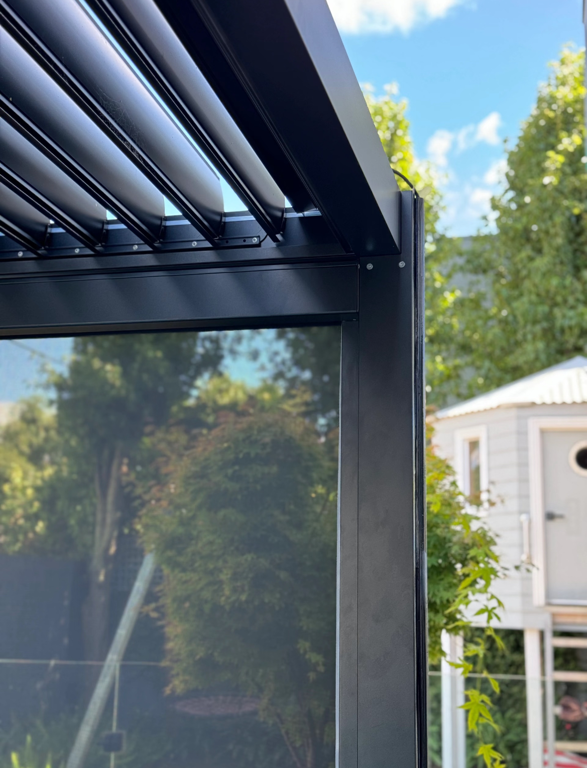 汤臣一品装置案例_武文程