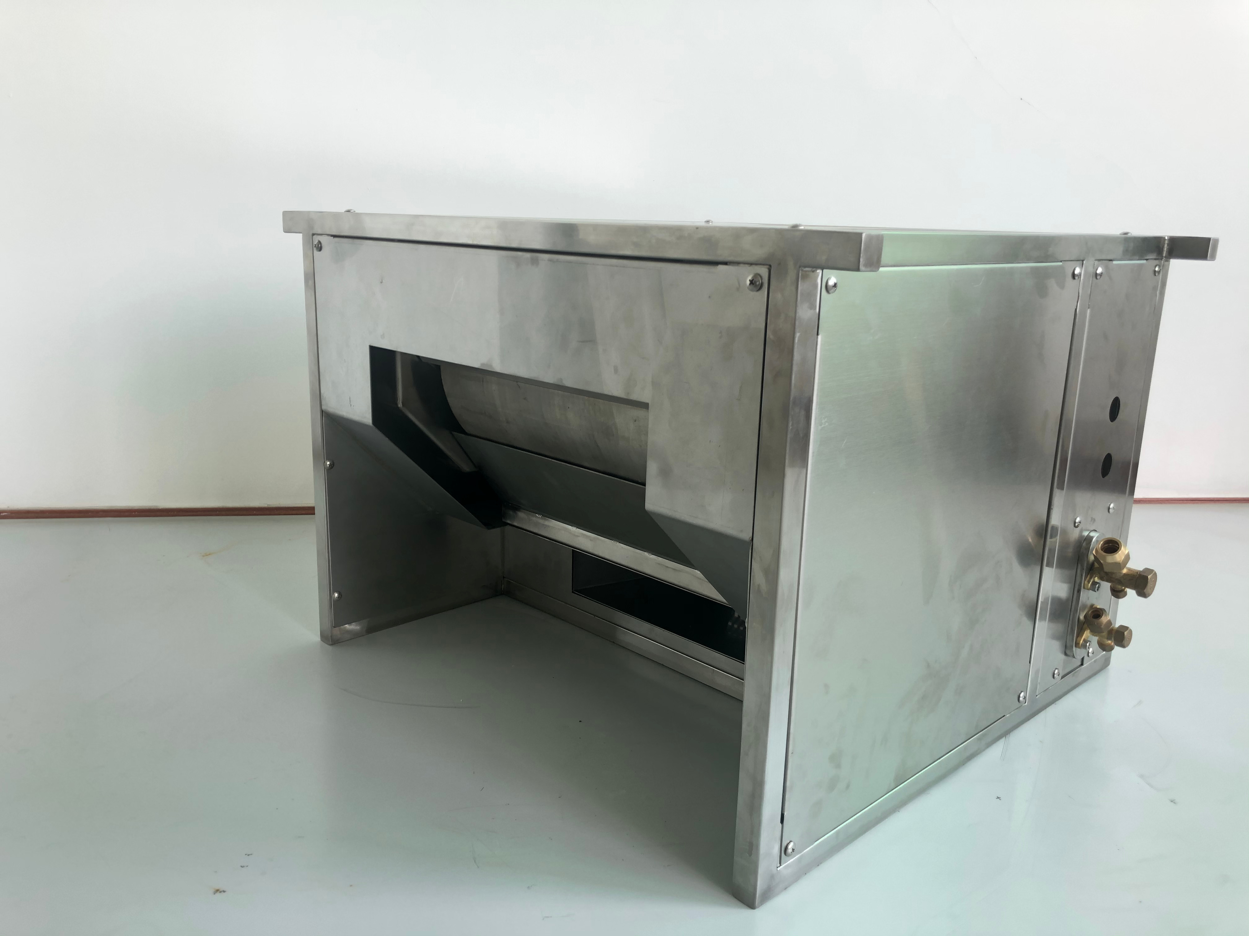 冰雪奇緣的制造者：探秘中山市三震制冷科技飄雪機