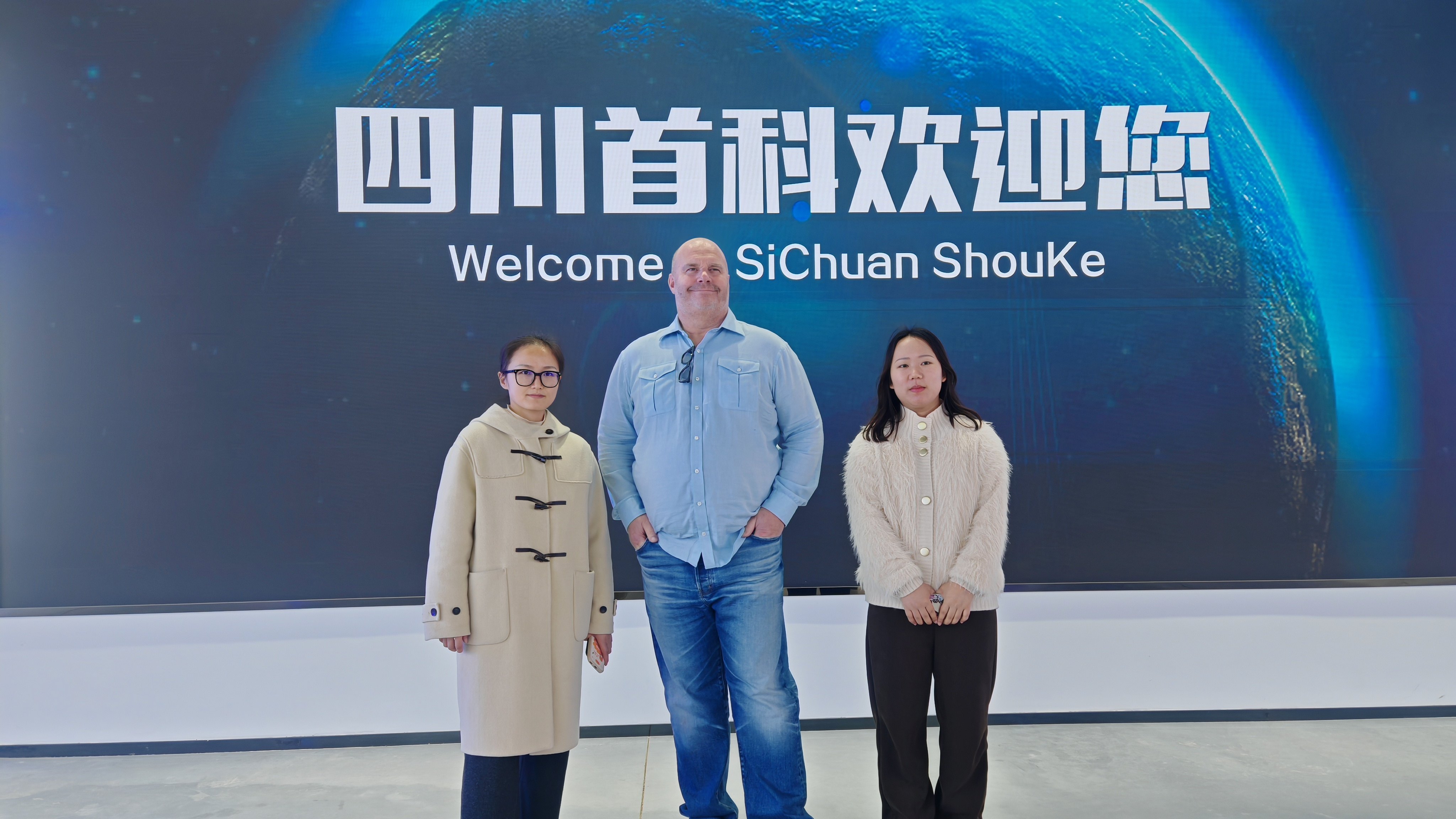 歡迎外國(guó)客戶(hù)來(lái)廠(chǎng)參觀(guān)合作，對(duì)我們的規(guī)模實(shí)力及產(chǎn)品質(zhì)量非常滿(mǎn)意