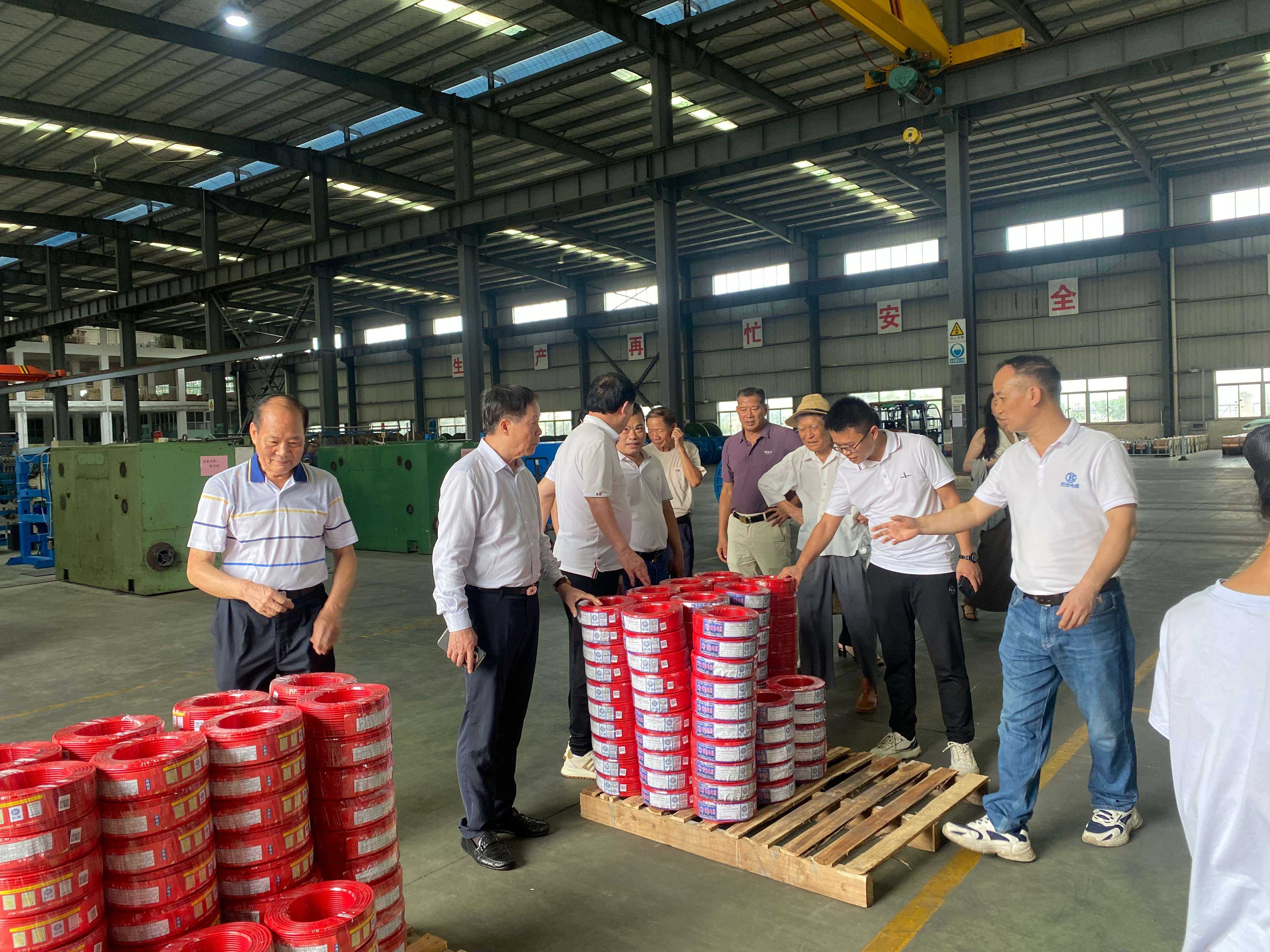 『amg·新葡萄88833(macau)股份有限公司电缆』热烈欢迎市领导调研组莅临amg·新葡萄88833(macau)股份有限公司电缆指导工作