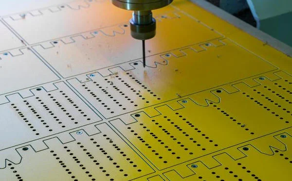 微加工CCD激光鉆孔機如何重塑PCB制造業