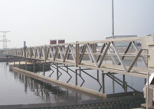 周邊傳動刮泥機