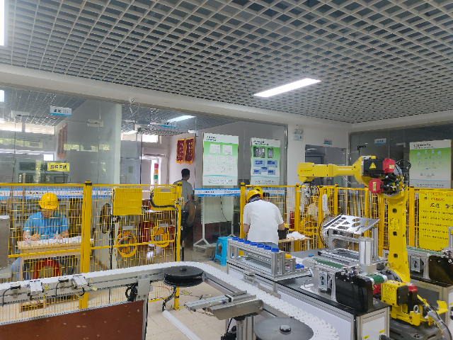 揭陽(yáng)附近工業(yè)機(jī)器人培訓(xùn)一般多少錢 試聽(tīng)體驗(yàn) 龍豐自動(dòng)化培訓(xùn)學(xué)校供應(yīng)