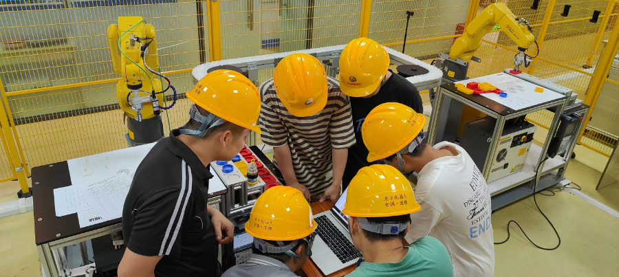 廣州法那科工業(yè)機(jī)器人培訓(xùn)培訓(xùn)班 真誠(chéng)推薦 龍豐自動(dòng)化培訓(xùn)學(xué)校供應(yīng)