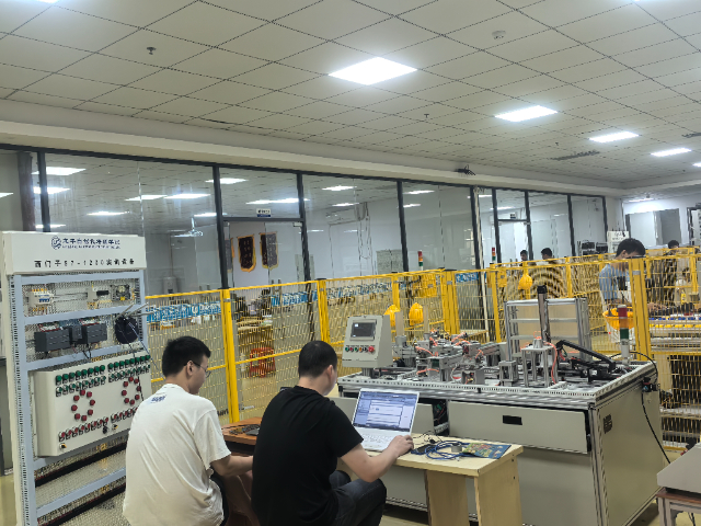 廣州天河自動(dòng)化培訓(xùn)班口啤好 多校區(qū)連鎖 龍豐自動(dòng)化培訓(xùn)學(xué)校供應(yīng)