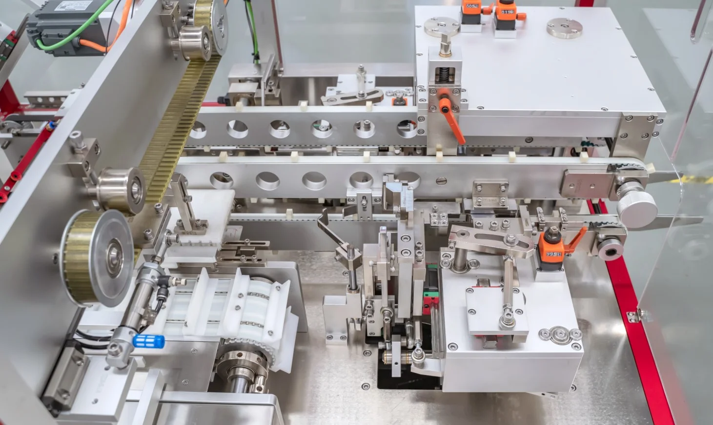 Cartoning Machine with Liner