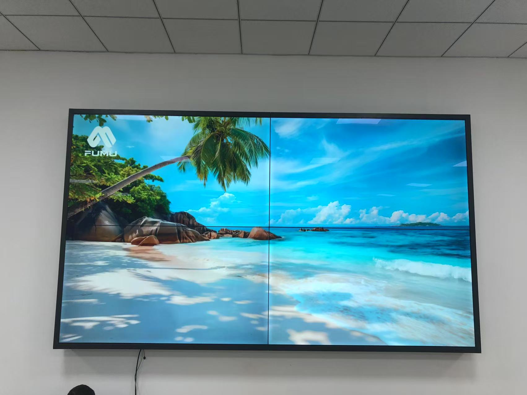 75寸1.8mm液晶拼接屏入駐北京市海淀區某公司會議室展示項目