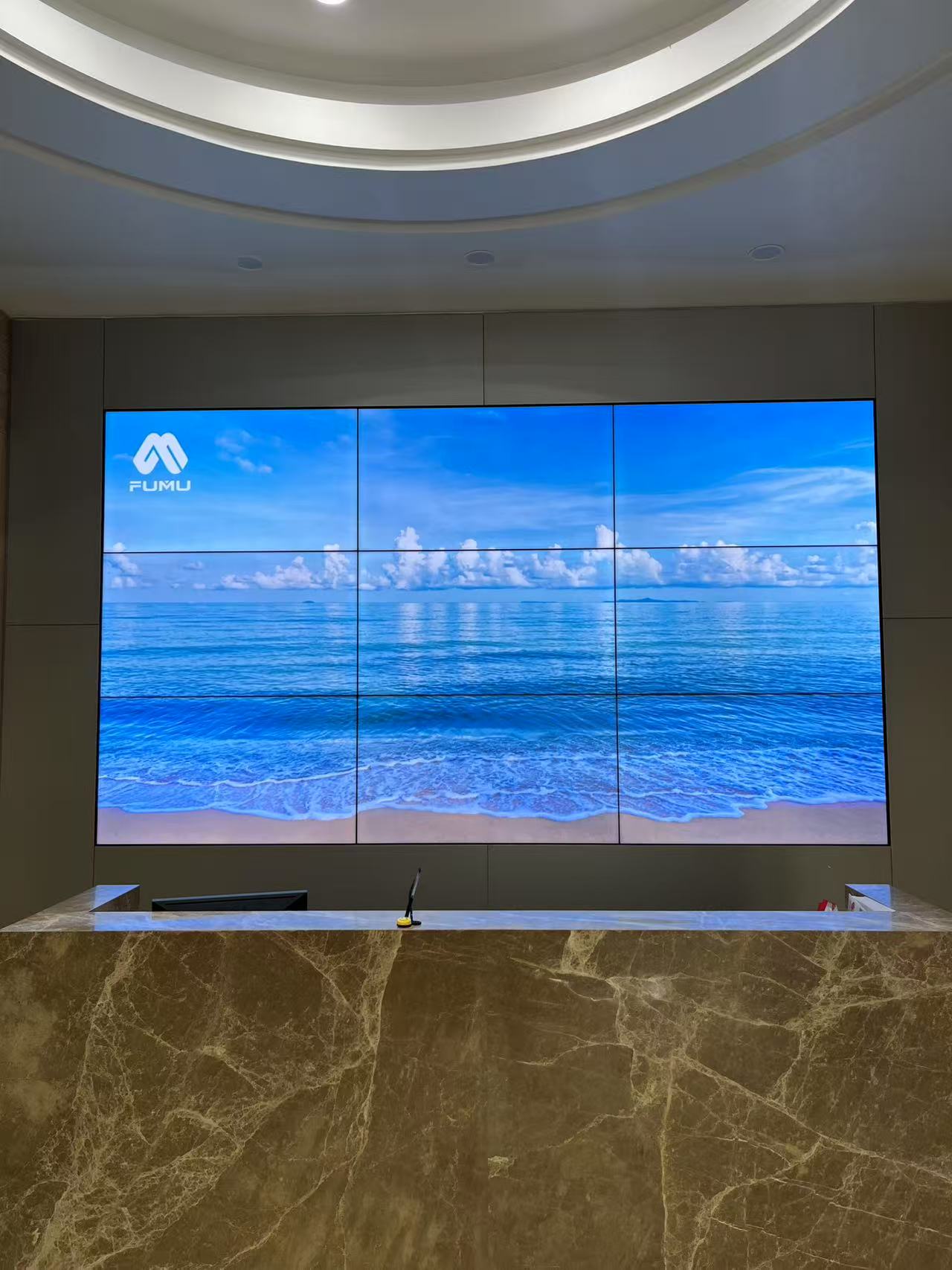 55寸3.5mm液晶拼接屏入駐上海創研智造園會議室展示項目