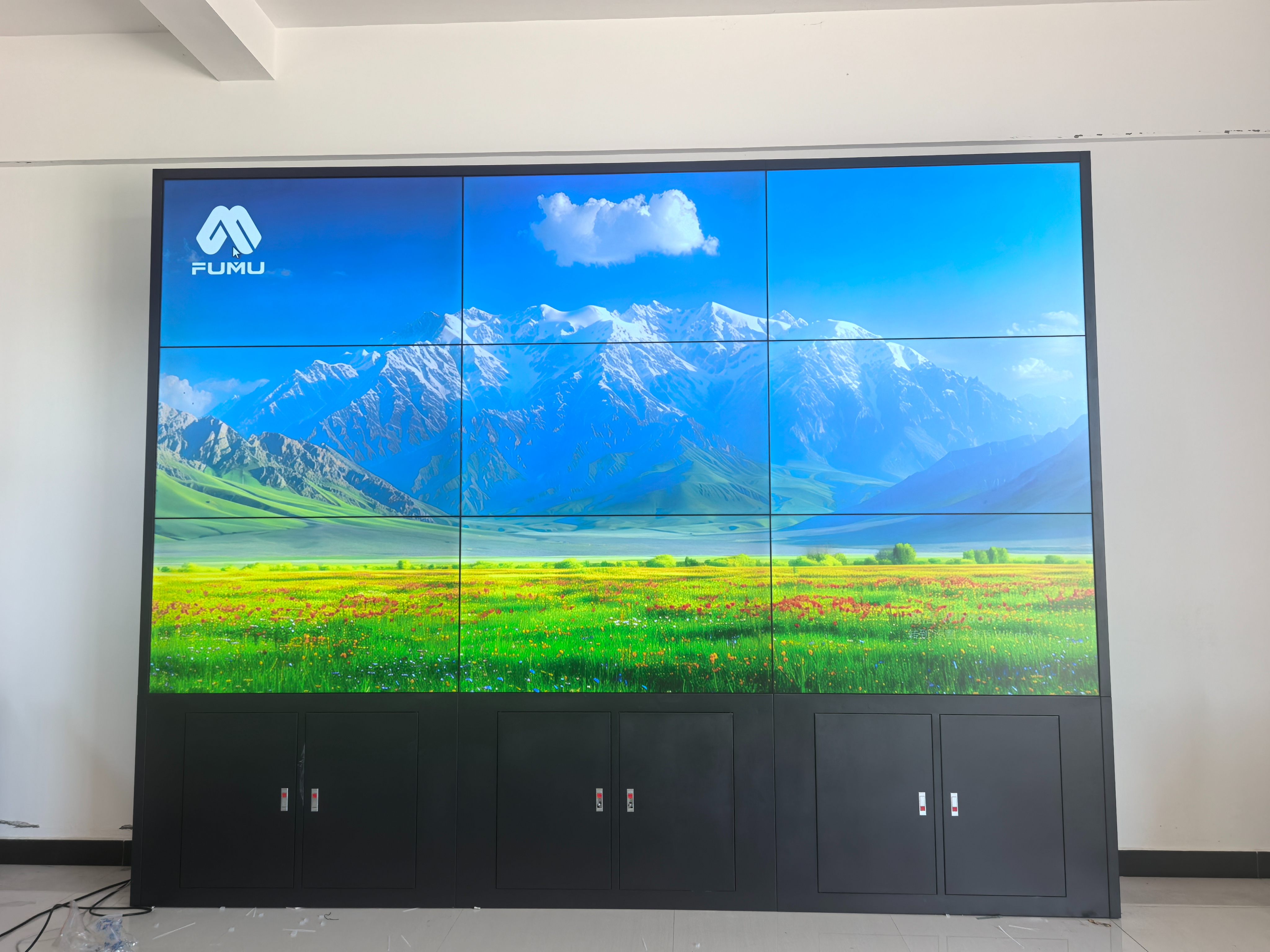 55寸1.7mm液晶拼接屏入駐遼市扎魯特旗魯北鎮污水處理廠會議室展示項目