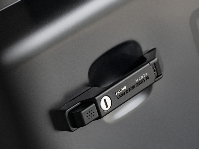 成都路虎卫士内饰改装公司推荐,汽车改装