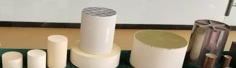 Honeycomb catalyst calcination furnace