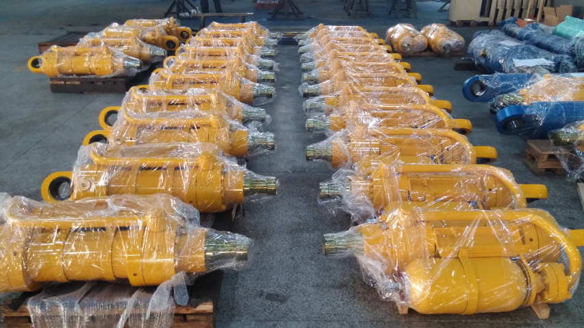 上海水冷液壓油缸訂做價(jià)格 江蘇龍城洪力液壓設(shè)備供應(yīng);