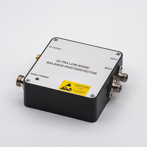超低噪聲光電平衡探測器