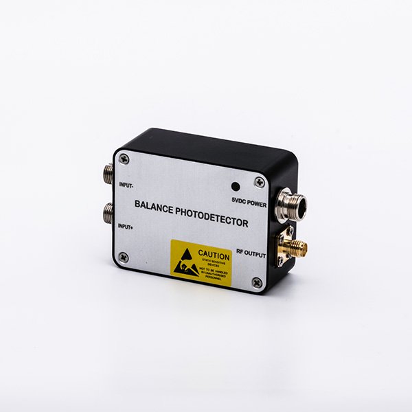 1060nm波段光電平衡探測器