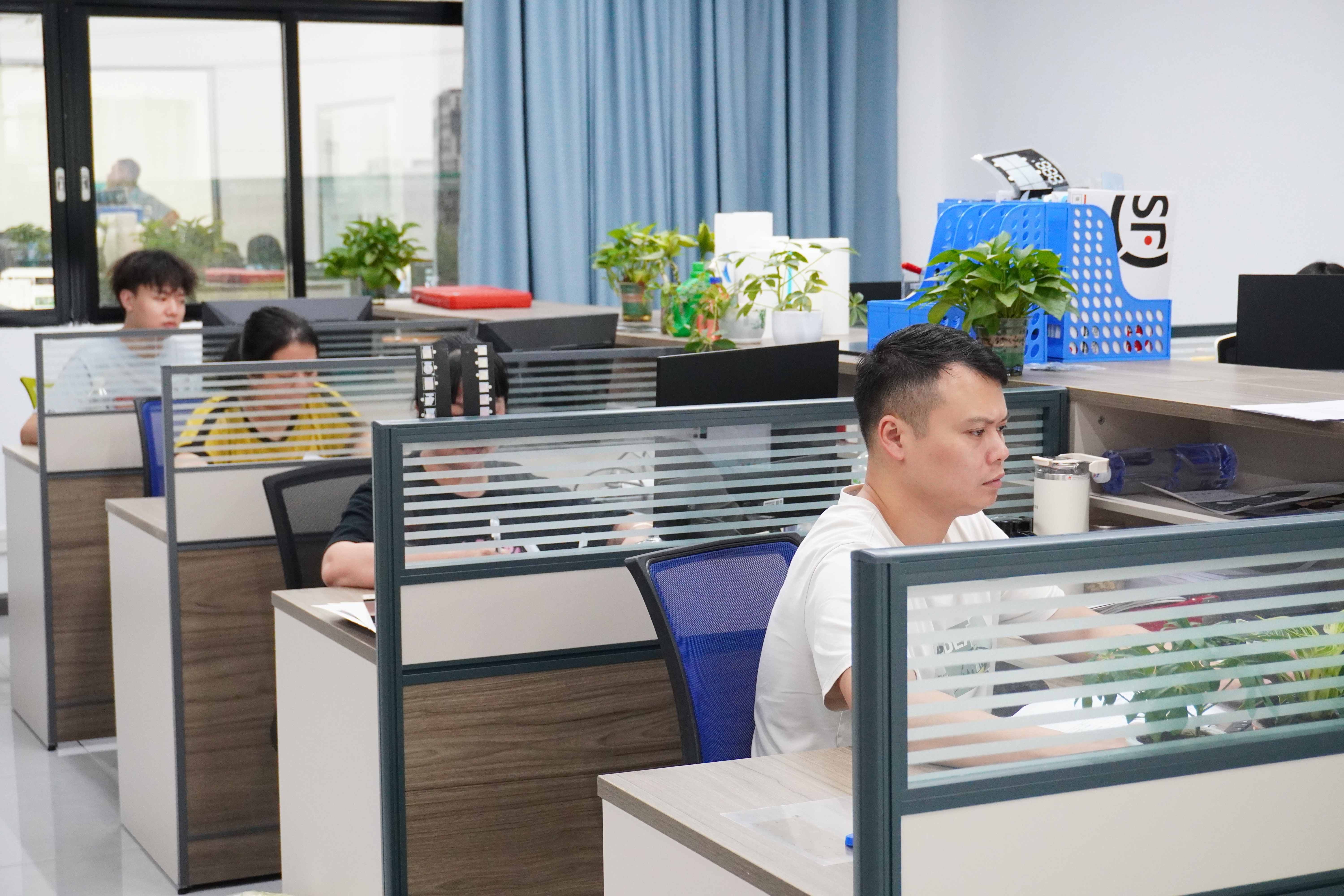 匯隆印務設計團隊完成家電面板定制項目