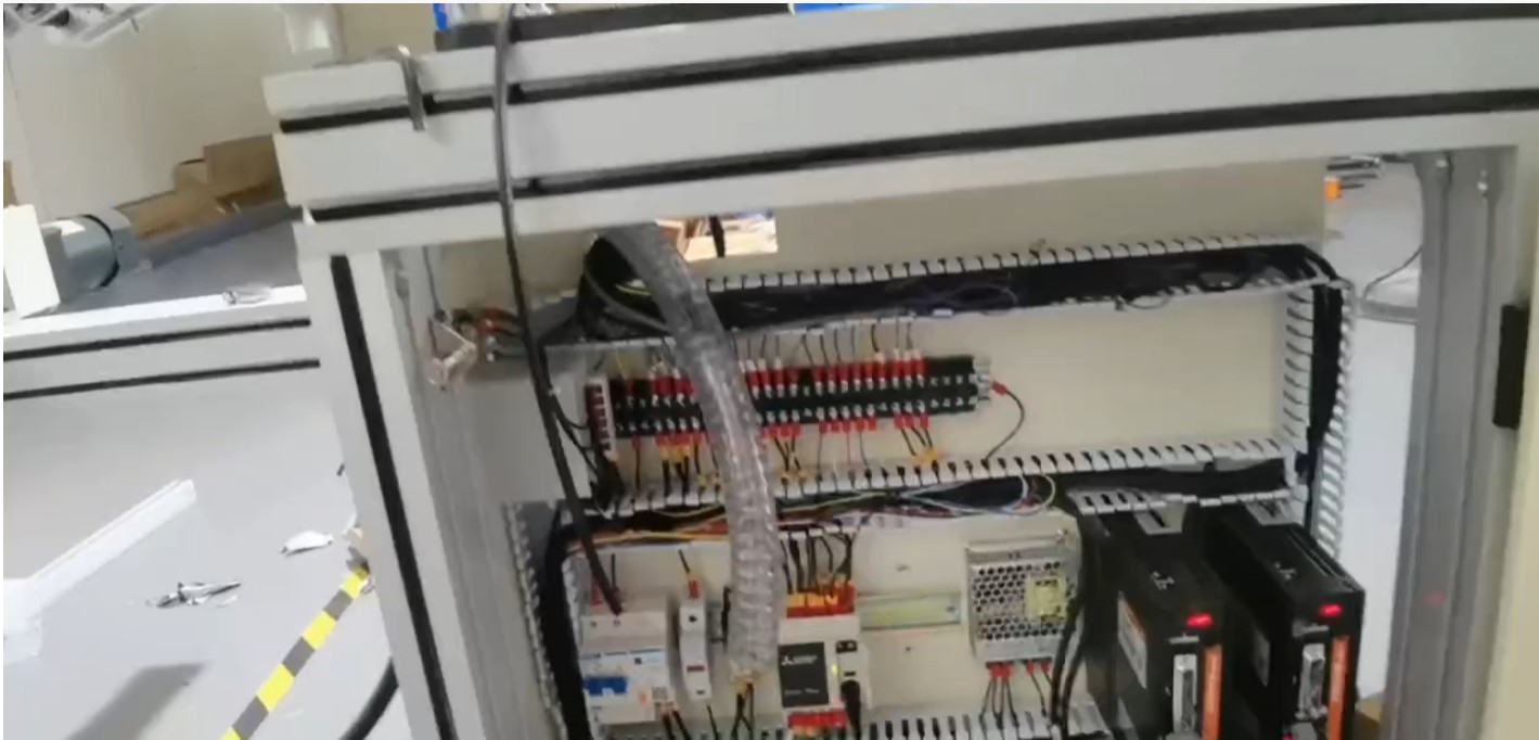 電腦裁切機(jī)