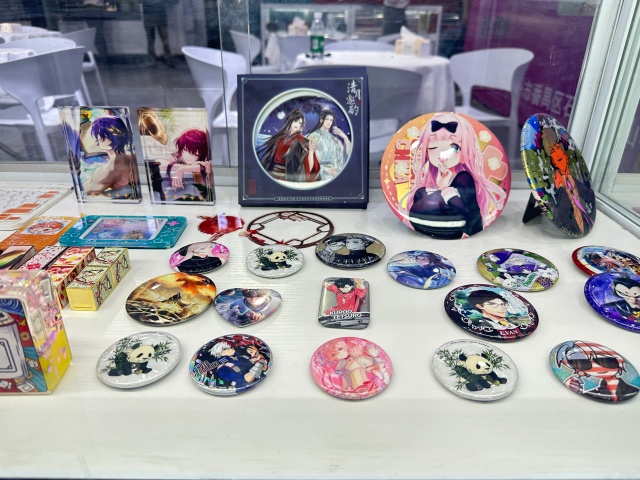 義烏平板動漫周邊UV打印機(jī)市場價格 廣州百川數(shù)碼設(shè)備供應(yīng)