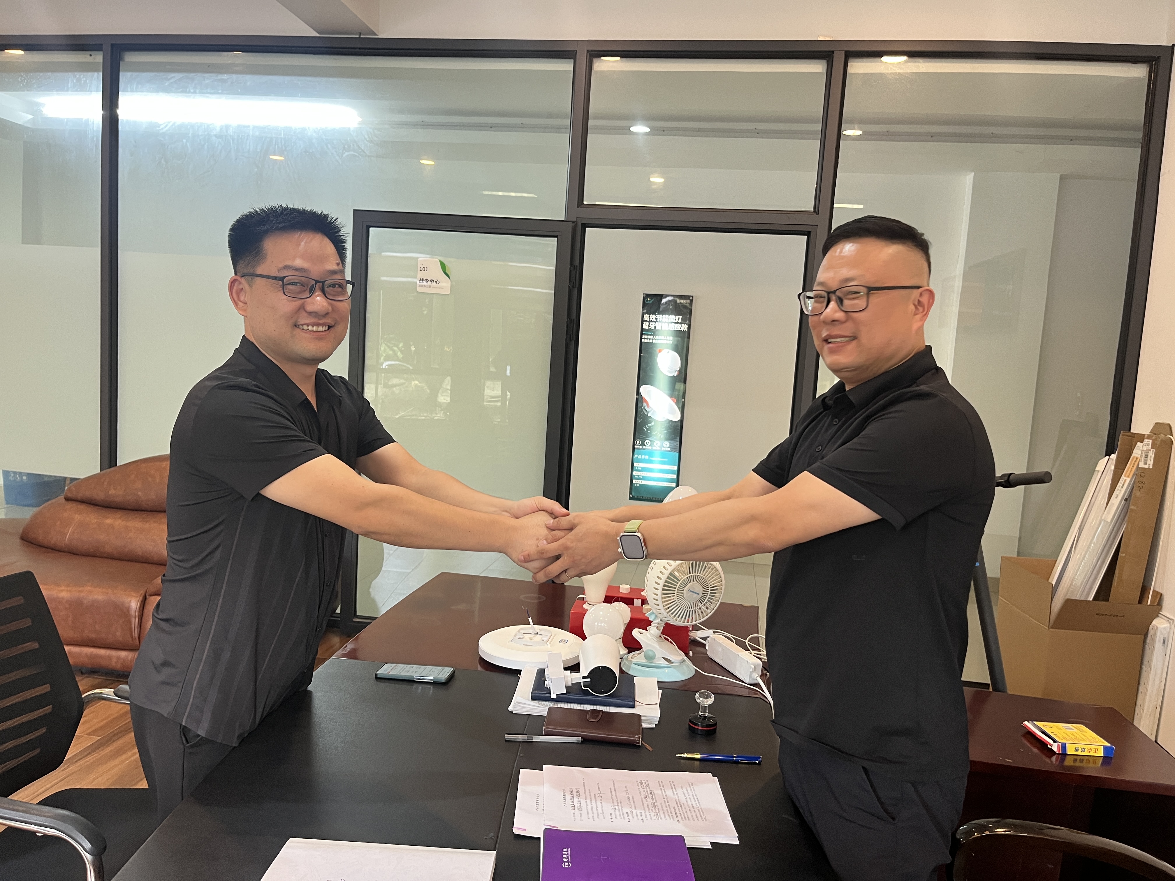 晶映節(jié)能照明代理