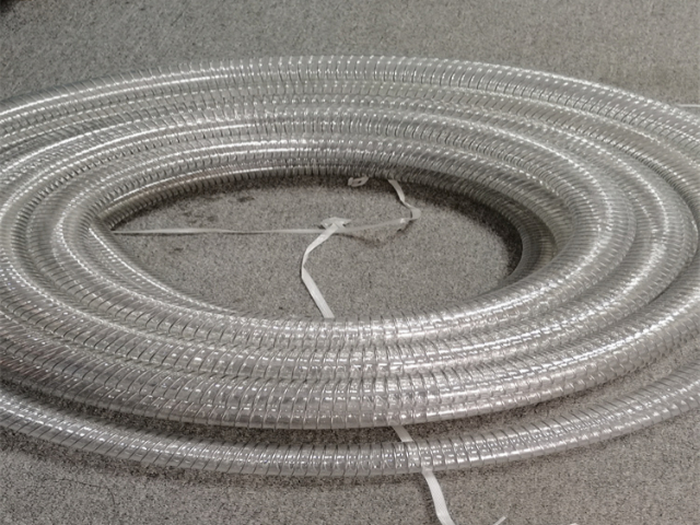 節(jié)省成本PU鋼絲軟管耐酸堿性能強,PU鋼絲軟管