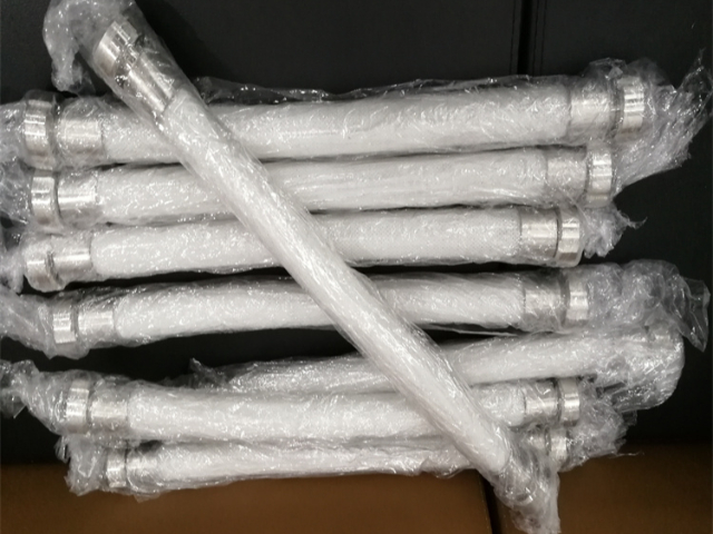 輸送高粘度物料硅膠管節(jié)省成本效益高,硅膠管