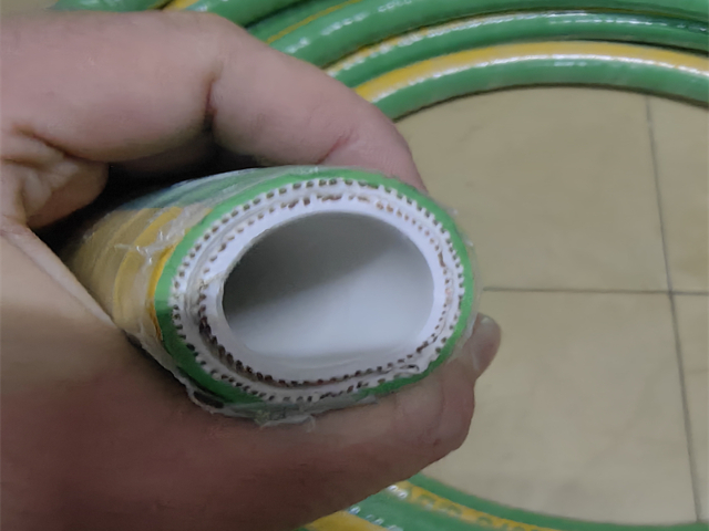 湖北耐膠水腐蝕UPE橡膠化學(xué)化工管 深圳盛龍流體供應(yīng)