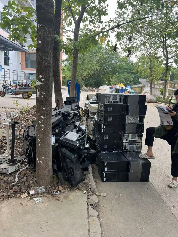 電腦拆解產物光驅