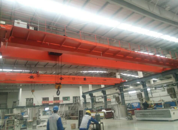 日揚(yáng)電子安裝橋式門式起重機(jī)