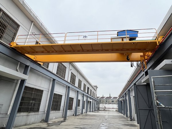 LH20T電動(dòng)葫蘆雙梁起重機(jī)