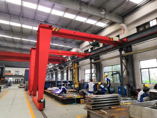 BMH型電動(dòng)葫蘆半門式起重機(jī)