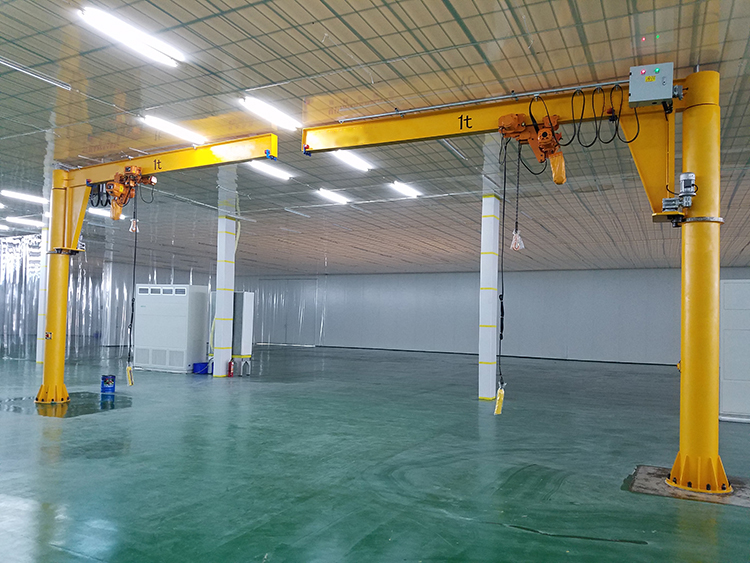 1T定柱式旋臂起重機（電動旋轉）