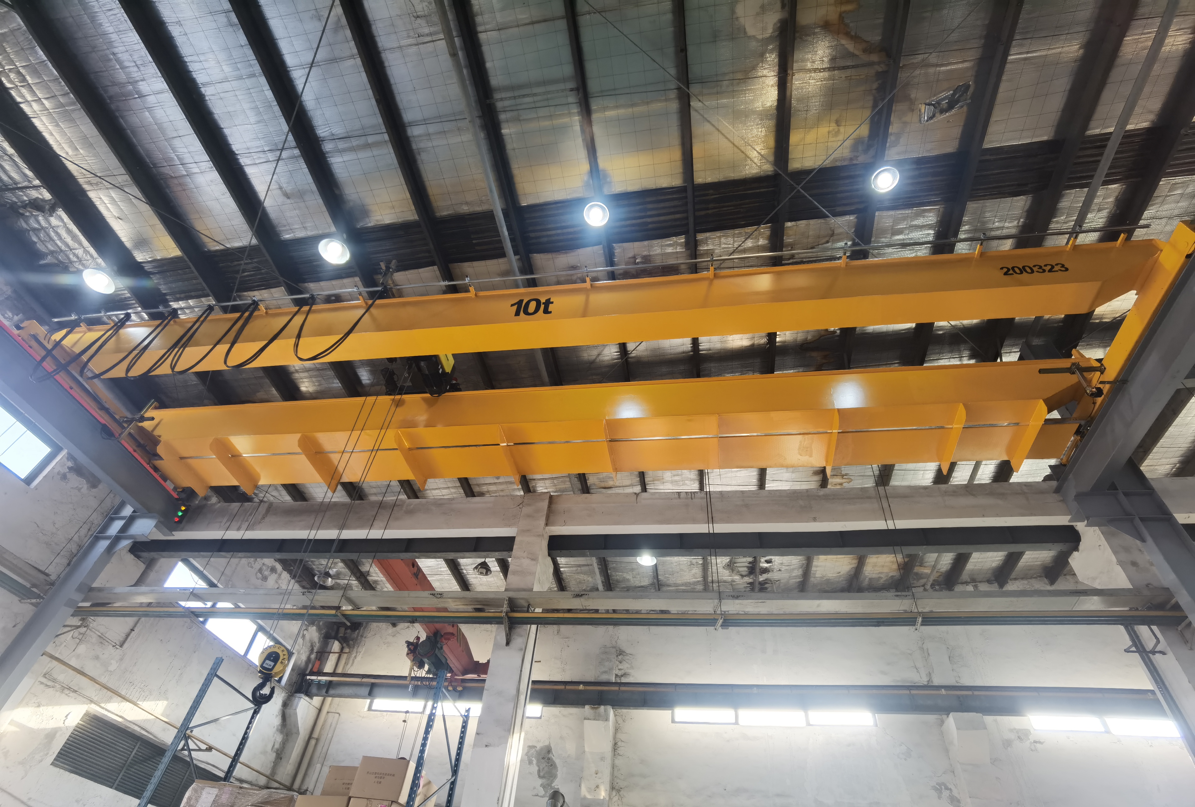 雙梁起重機(jī)：實(shí)現(xiàn)千斤頂天之力，助力建設(shè)行業(yè)邁向新高度！