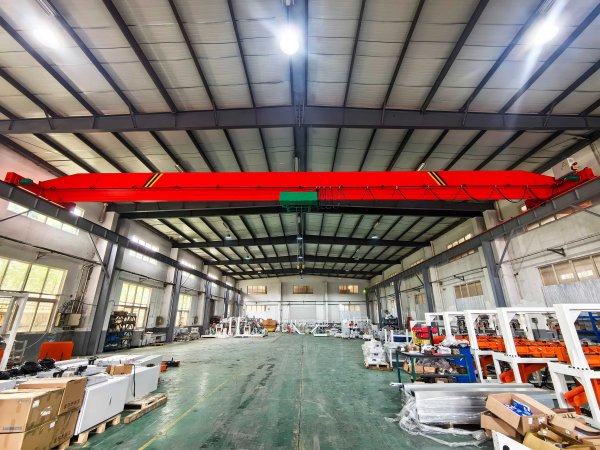 LD型電動單梁起重機（配套低凈空電動葫蘆）