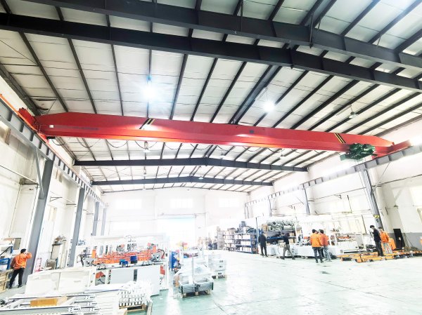 LD型電動(dòng)單梁起重機(jī)（配套低凈空電動(dòng)葫蘆）