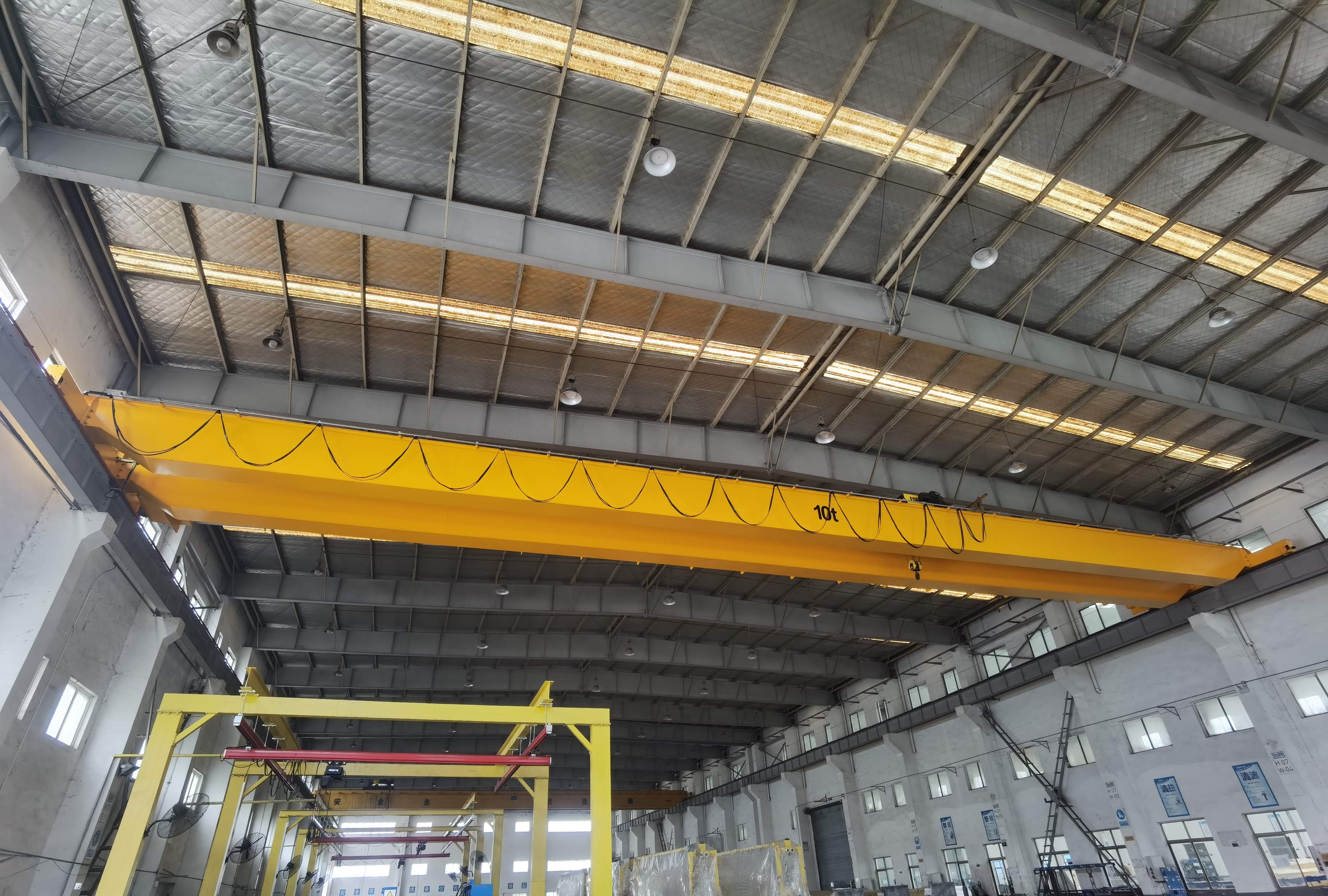 歐式雙梁起重機(jī)：工業(yè)起重典范