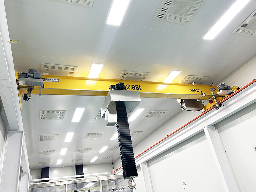 潔凈車間電動(dòng)單梁起重機(jī)與工廠普通單梁起重機(jī)的對(duì)比