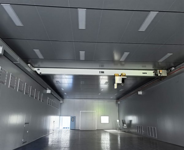 十萬級(jí)潔凈車間LD型電動(dòng)單梁起重機(jī)