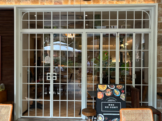 成都隱框平開門廠家有哪些 抱誠守真 成都玖米兔門窗供應(yīng)