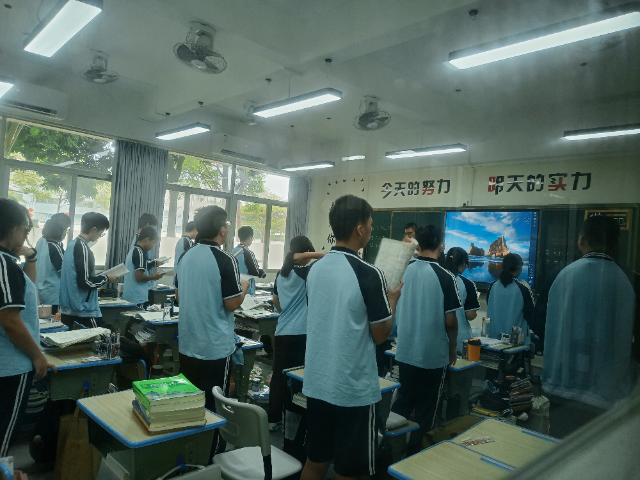 廣州藝術(shù)生復(fù)讀學(xué)院哪家管理嚴(yán) 廣州翰林學(xué)堂復(fù)讀學(xué)校供應(yīng)